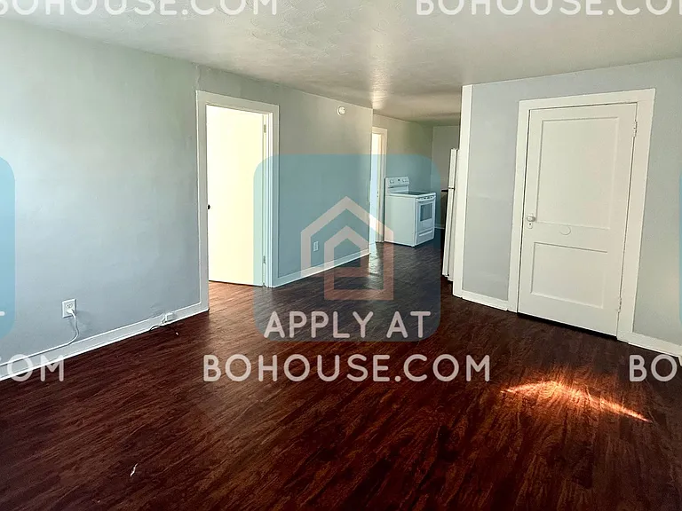 3014 McArthur — Photo 3