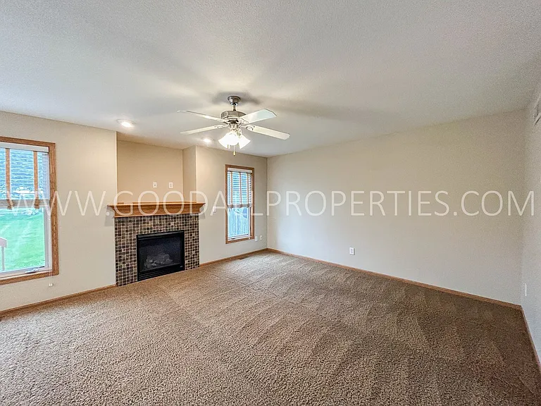 9450 Red Sunset Dr — Photo 2