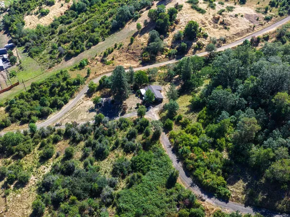 2167 Jackie Ave, Roseburg, OR 97471
