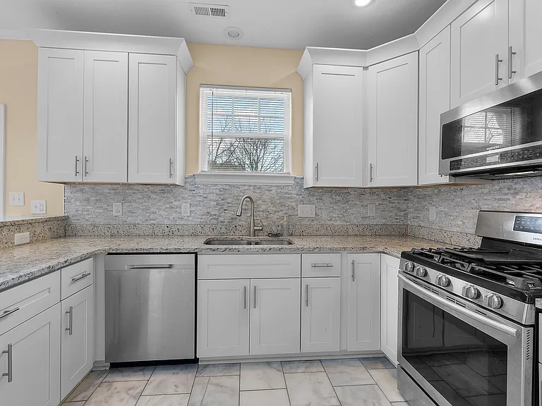 710 Beach Rd — Photo 21