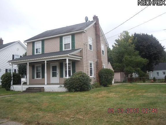 3rd image of 727 Sheffield Ave NE