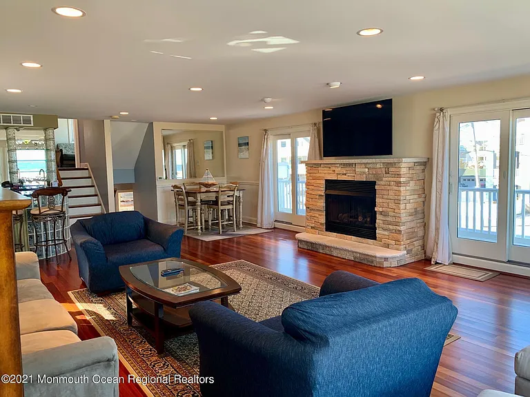919 N Ocean Ave — Photo 24
