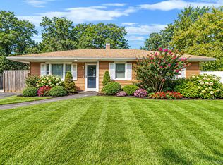 542 Agamemnon Ave, Bellport, NY 11713