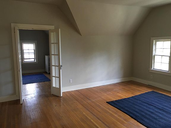 4th image of 39 Lexington Ave #3