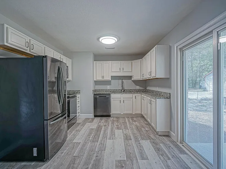59 Jackson Ave — Photo 2