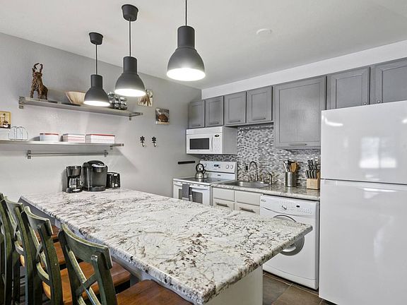 3rd image of 1530 Empire Ave #115