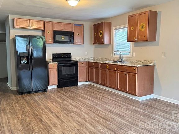 4th image of 6304 Clearwater Dr
