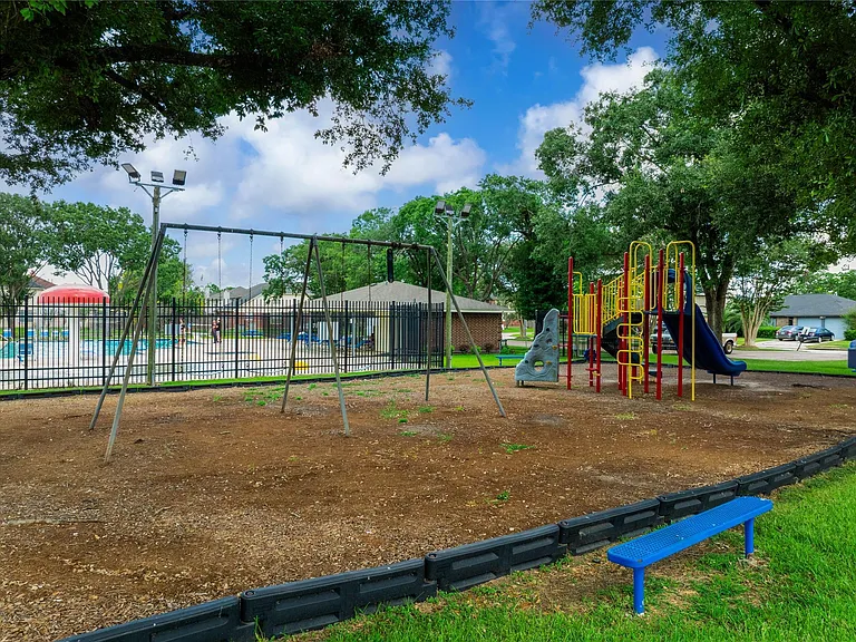 10904 Birch Dr — Photo 39