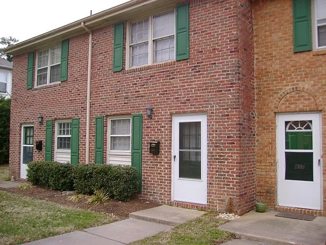 415 Barberton Dr
