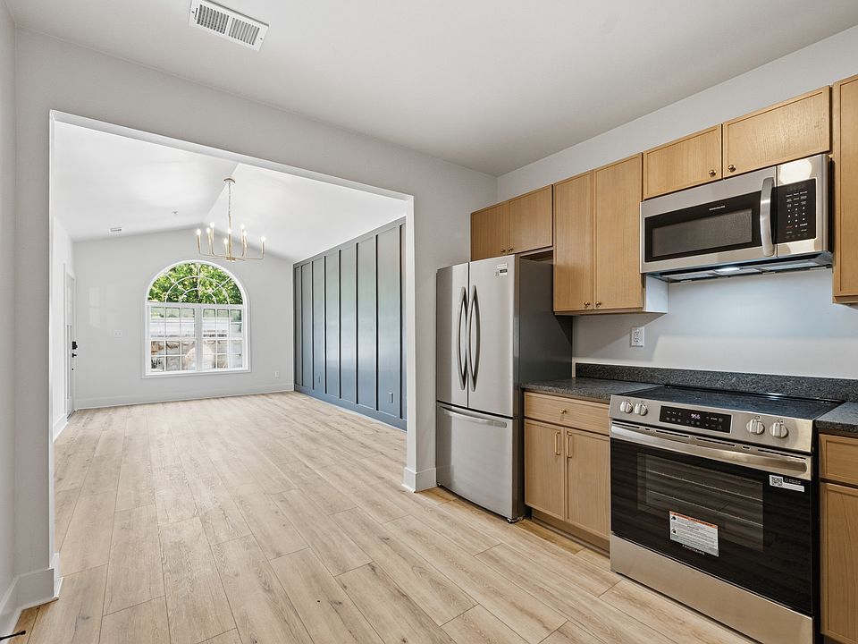 1st image of 320 Shoal Creek Rd #102