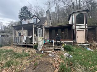 820 Green Valley Dr, Saint Albans, WV 25177