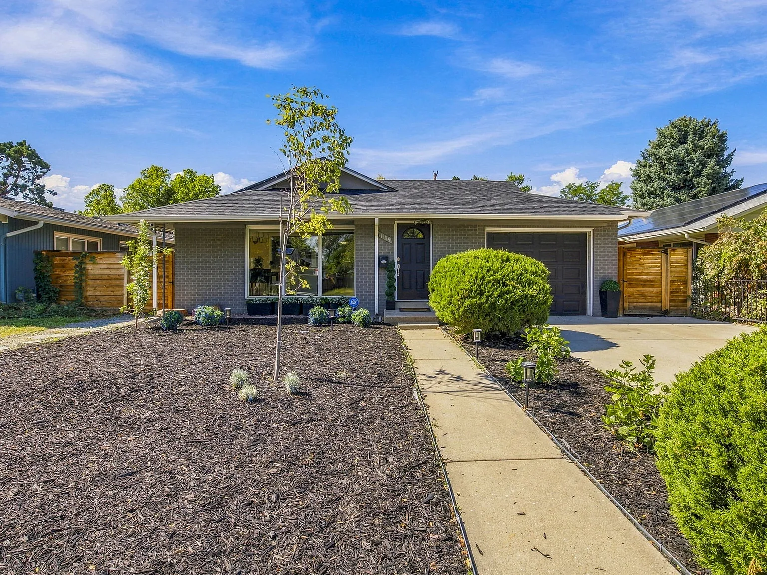 5 bed, 2.5 bath, 2456 sqft, $5,500 — Photo 1