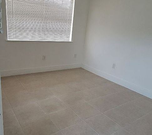 2nd image of 1646 NW 2nd St #11505547