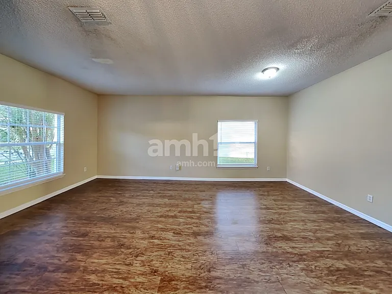 4470 Waterside Pointe Cir — Photo 4