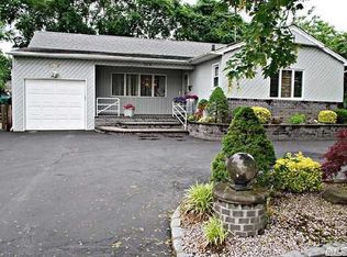745 Norman Dr, Bellmore, NY 11710