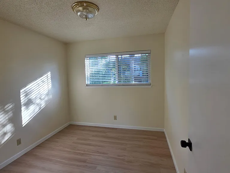 241 San Anselmo Ave N #3 — Photo 9