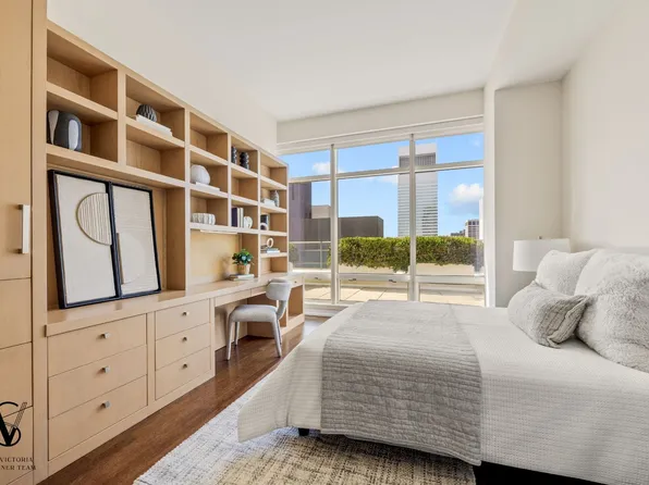 151 East 58th Street image 14 of 22