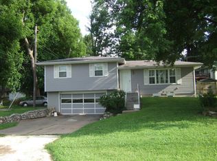 1204 W Walnut Lawn St, Springfield, MO 65807