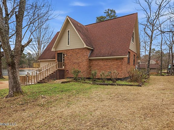 3rd image of 109 Springdale Dr