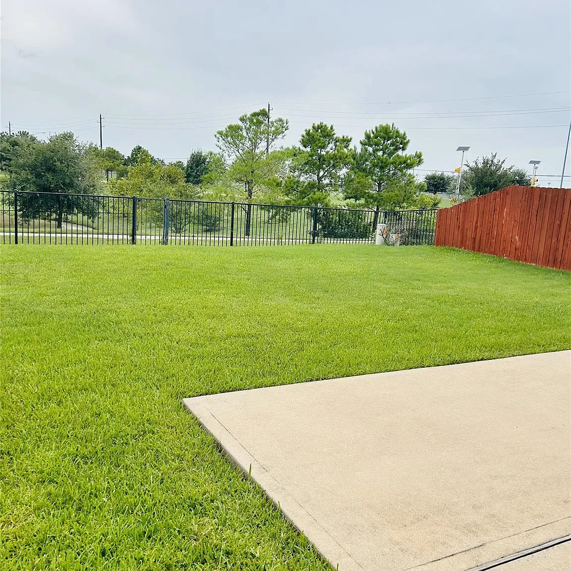 4 bed, 2.5 bath, 2241 sqft, $2,600 — Photo 4