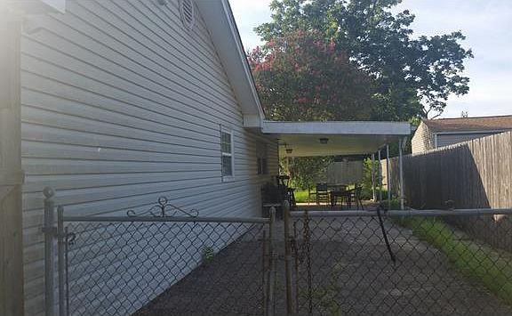 2nd image of 10915 Dreux Ave