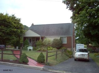 11 Bedford St, Hollidaysburg, PA 16648