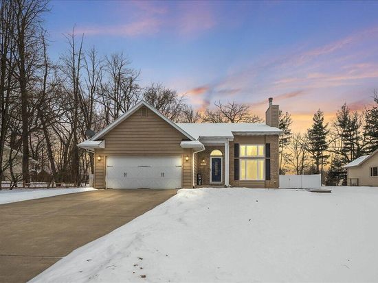2131 E 9th Pl, Hobart, IN 46342