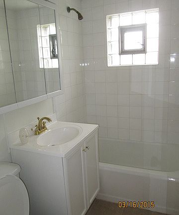 4th image of 10114 Dickens Ave