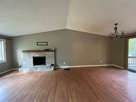 2nd image of 1807 Sparrow Dr