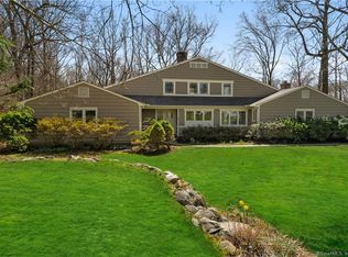 150 Woodridge Dr, New Canaan, CT 06840