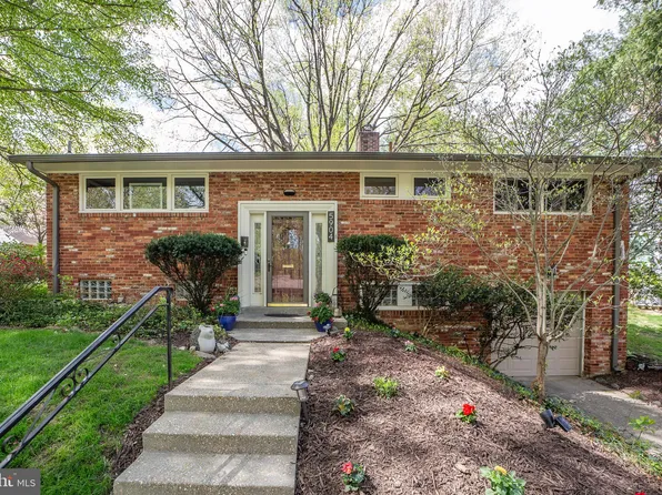 5904 Rudyard Dr, Bethesda, MD 20814