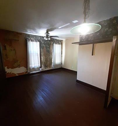 2nd image of 122 S Pikes Peak Ave Unit B