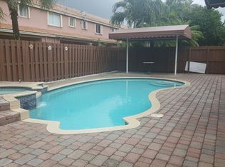 6910 SW 163rd Pl, Miami, FL 33193