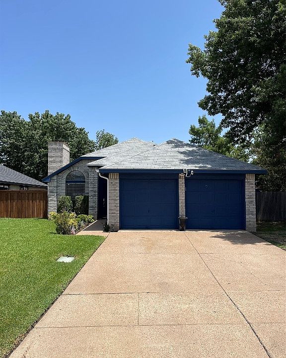 1st image of 315 Mahogany Dr