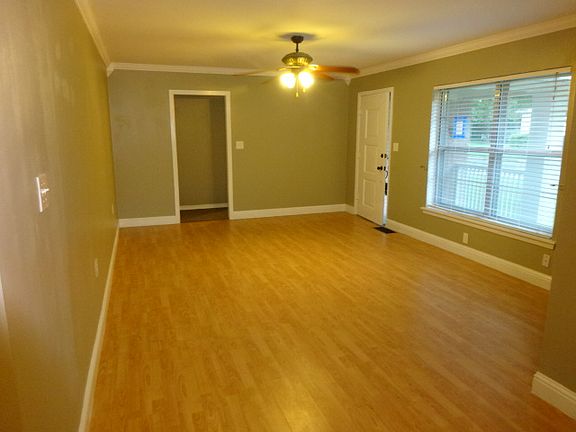 4th image of 111 Murchison St
