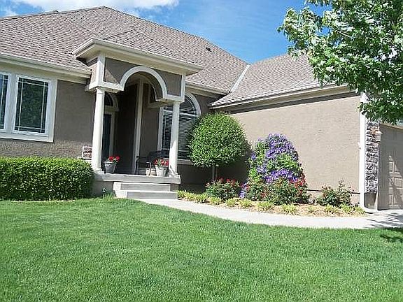 Nice Landscaping in front