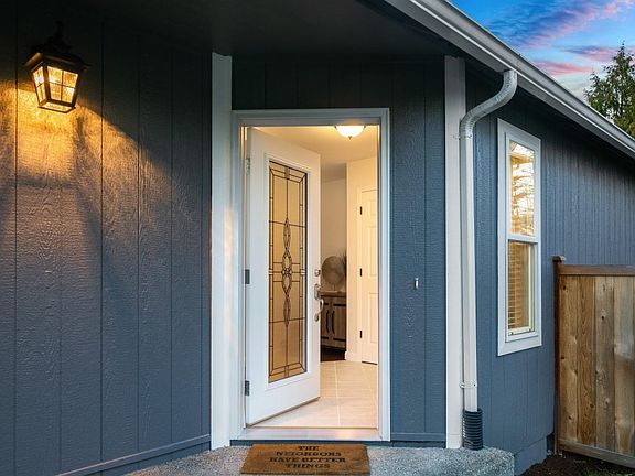 3rd image of 825 126th Street Ct E