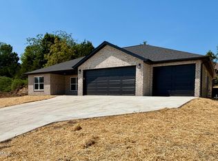 1420 Mernie Dr, Jefferson City, MO 65109