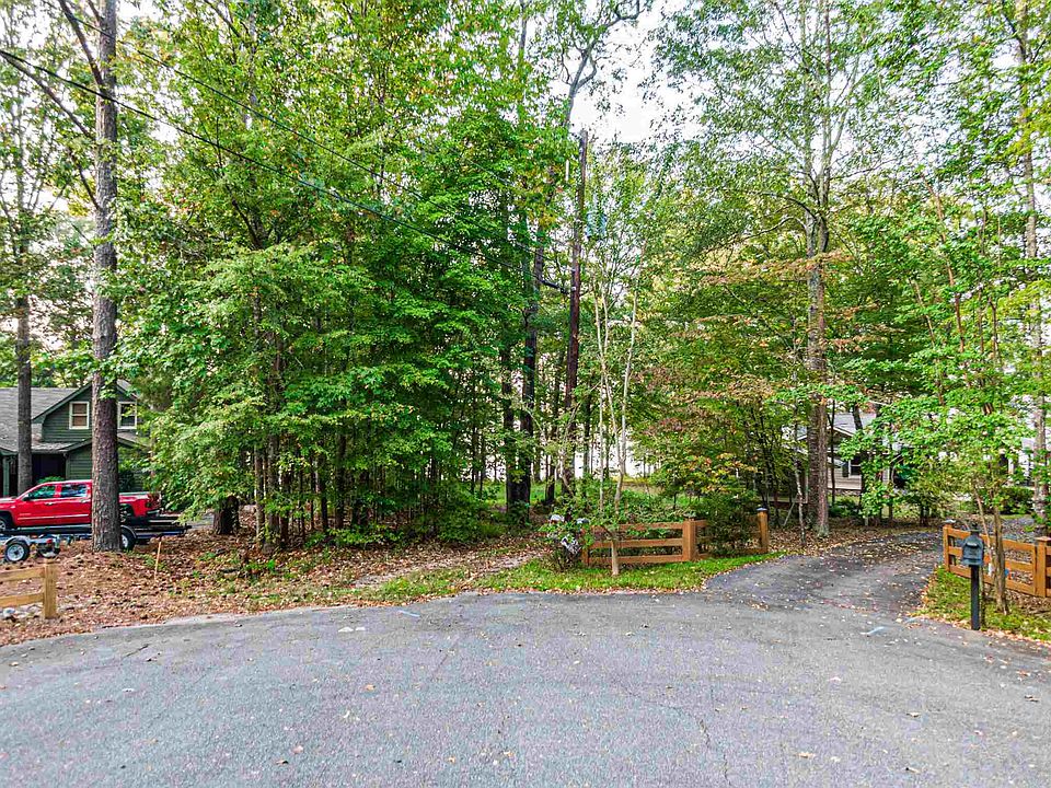 1st image of 107 Horseshoe Ct