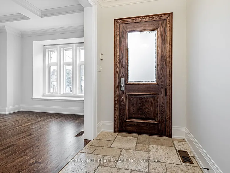 415 Deloraine Ave — Photo 9