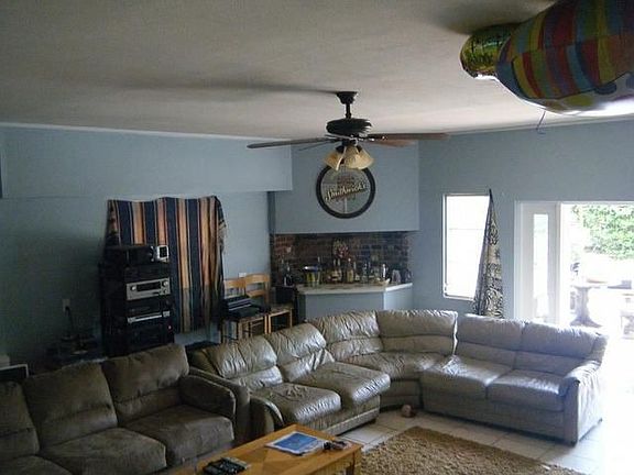 5th image of 2200 Walnut St