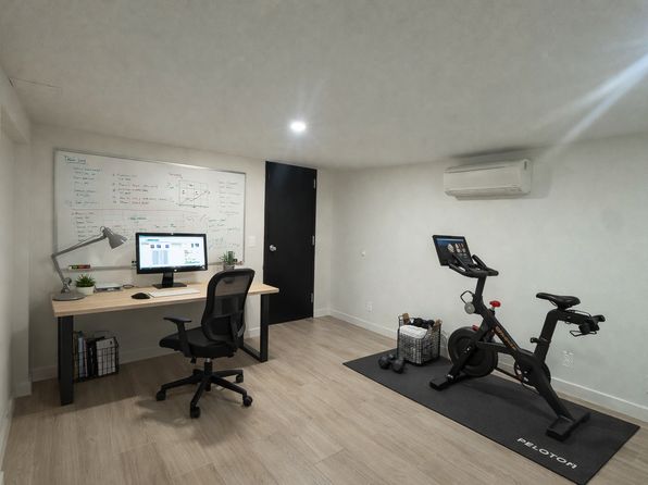 111 Huron St APT 1R