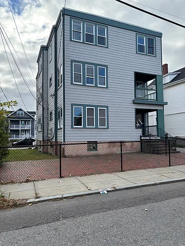 61 Waverly St #1 Photo 1
