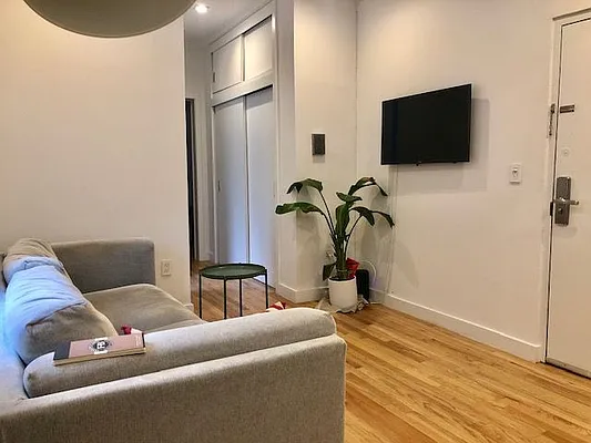 Rented by REAL New York | media 10