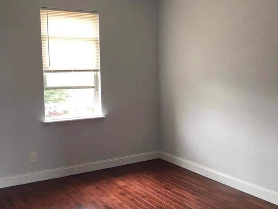 1st image of 3739 Lancaster Ave #2R