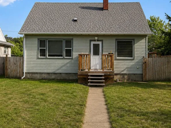 10815 112th St NW, Edmonton, AB T5H 3H4