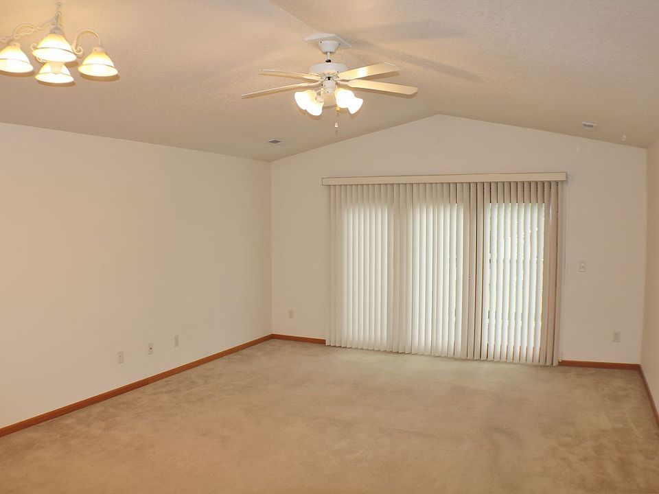 8 Green Mountain Drive Apartment Rentals Iowa City, IA Zillow