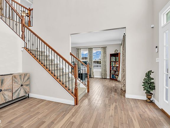 5th image of 5766 Somerset Blvd W