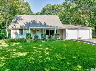 21 Seward Ln, Stony Brook, NY 11790
