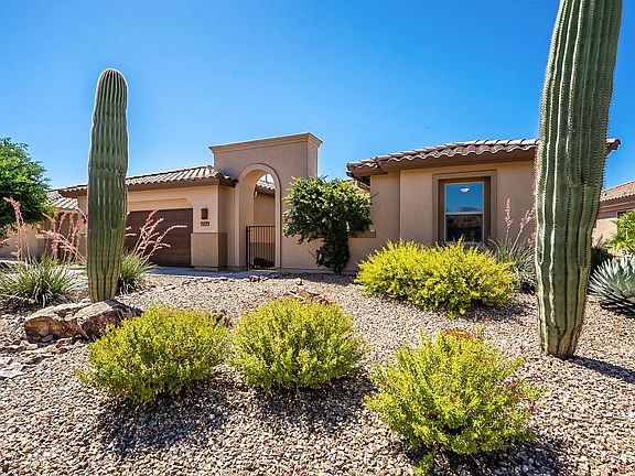 4th image of 2620 E Genevieve Way